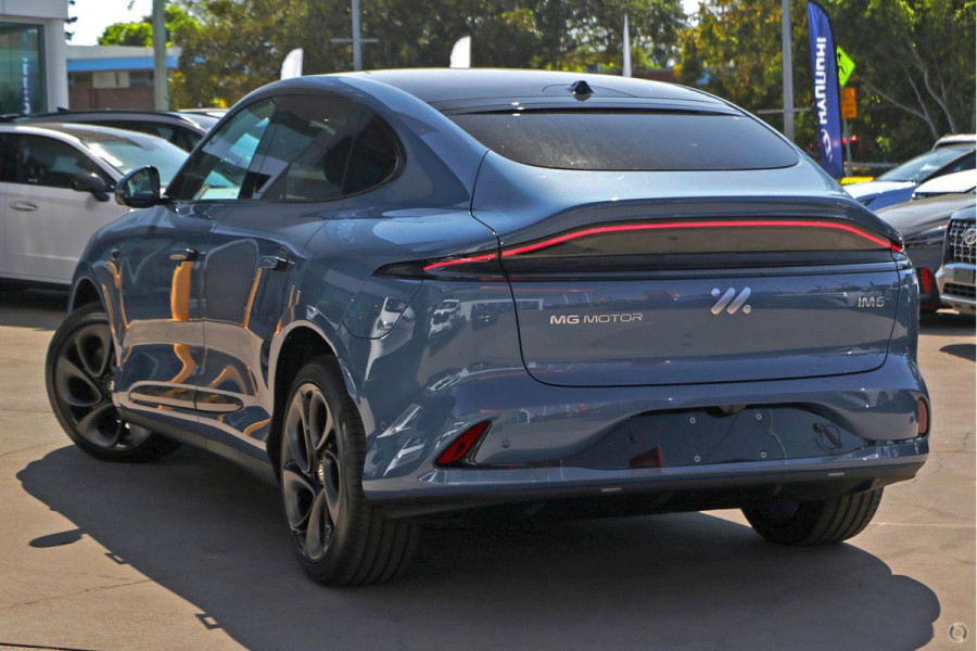 2025 MG IM6 S12L Platinum SUV Image 3