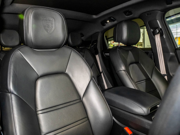 2022 MY23 Porsche Cayenne S Platinum Edition Coupe image 26