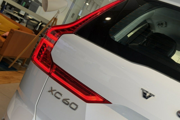 2021 Volvo XC60 UZ T5 Momentum SUV Image 8