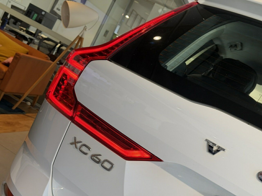 2021 Volvo XC60 UZ T5 Momentum SUV Image 8
