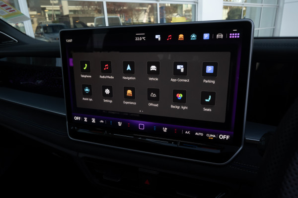 2025 Volkswagen Tayron R4 195TSI R-Line SUV Image 21