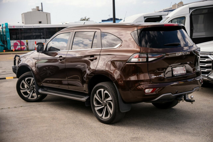 2022 MY23 Isuzu MU-X RJ LS-T SUV Image 2