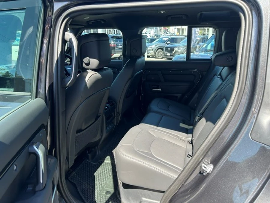 2025 MY26 Land Rover Defender L663 110 D350 X-Dynamic HSE SUV Image 21