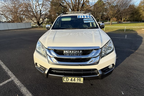2015 Isuzu MU-X LS-T SUV Image 8