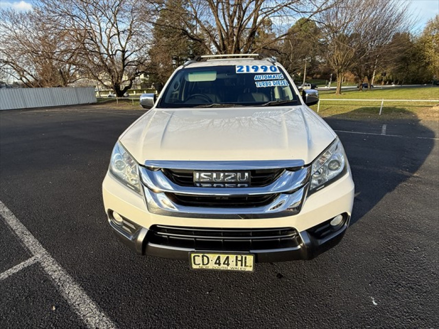 2015 Isuzu MU-X LS-T SUV Image 8