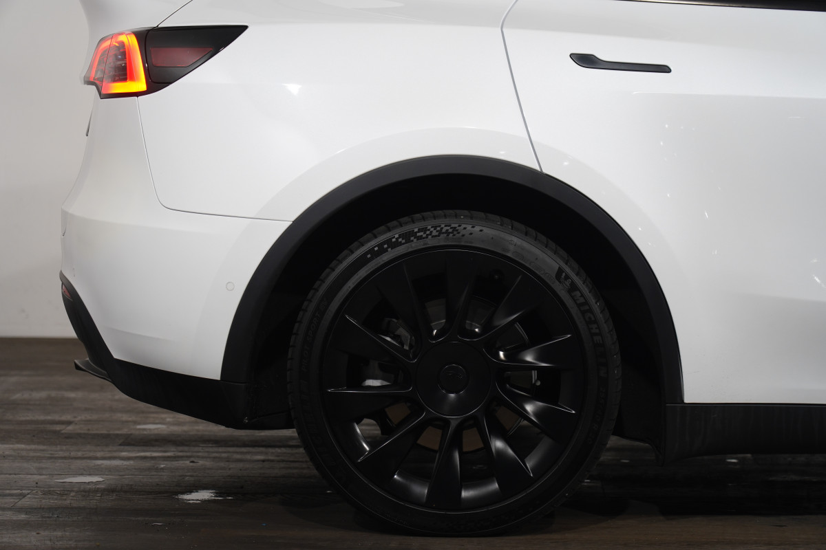 2023 Tesla Model Y Y Rear-Wheel Drive SUV Image 6