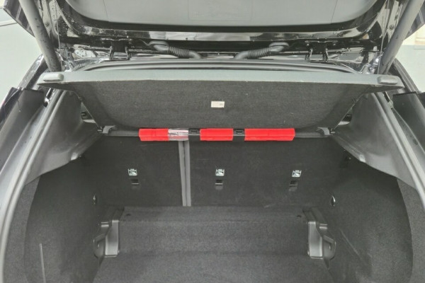 2025 Volvo EX30  Twin Motor Performance Ultra SUV Image 21