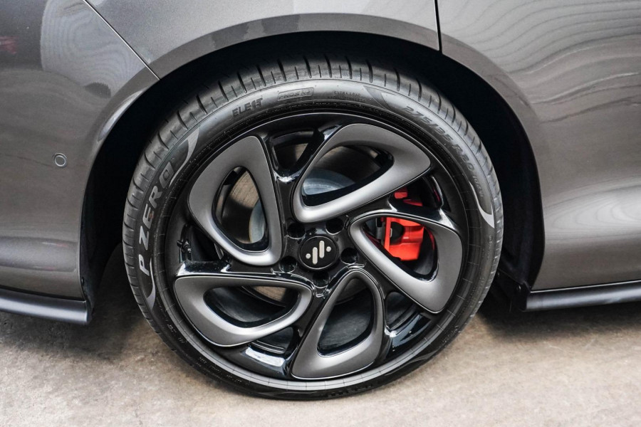 2025 MG IM5 P12L Performance Hatch Image 27