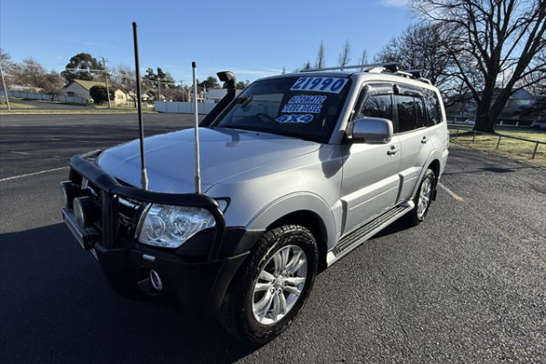 2013 MY14 Mitsubishi Pajero NW VR-X SUV Image 7