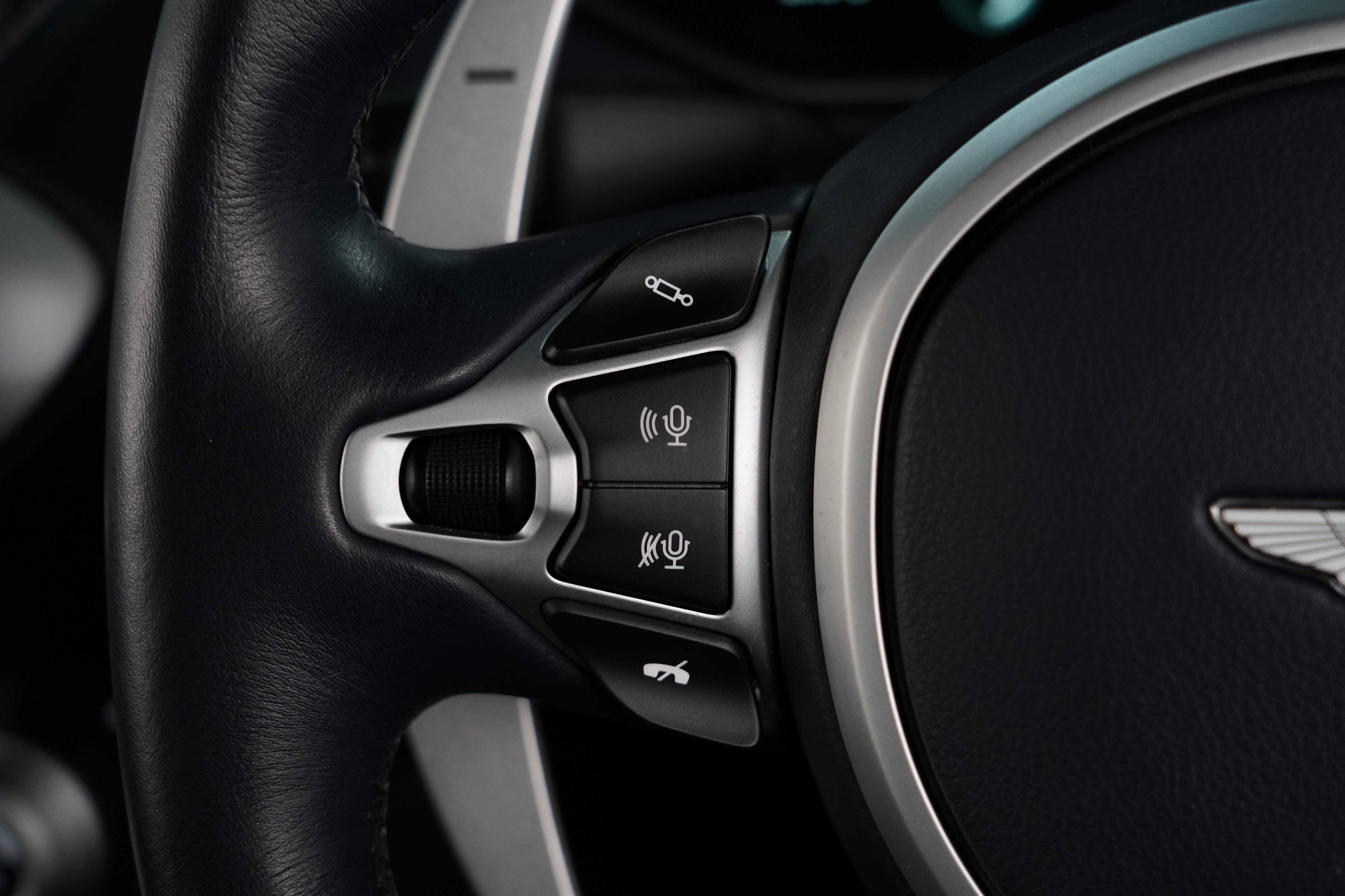 2018 Aston Martin Vantage Coupe Image 54