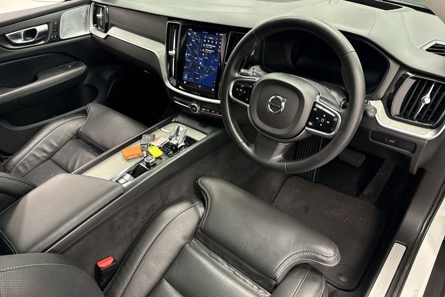 2023 Volvo V60 Cross Country Z Series Ultimate B5 Bright SUV Image 17