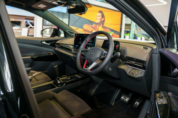 2025 Volkswagen ID. 5 E2 GTX SUV Image 16