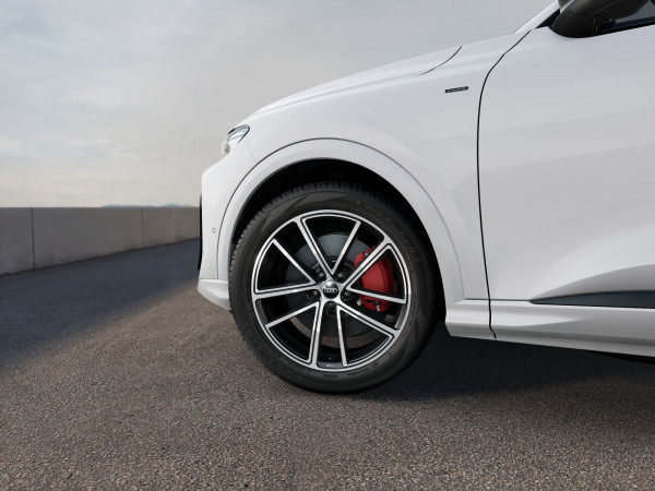 2025 Audi Q5 GU e-hybrid 270kW SUV image 6
