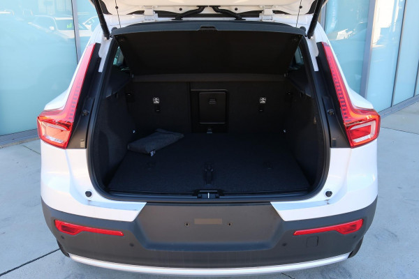 2025 MY26 Volvo XC40 XZ Plus B4 SUV Image 30