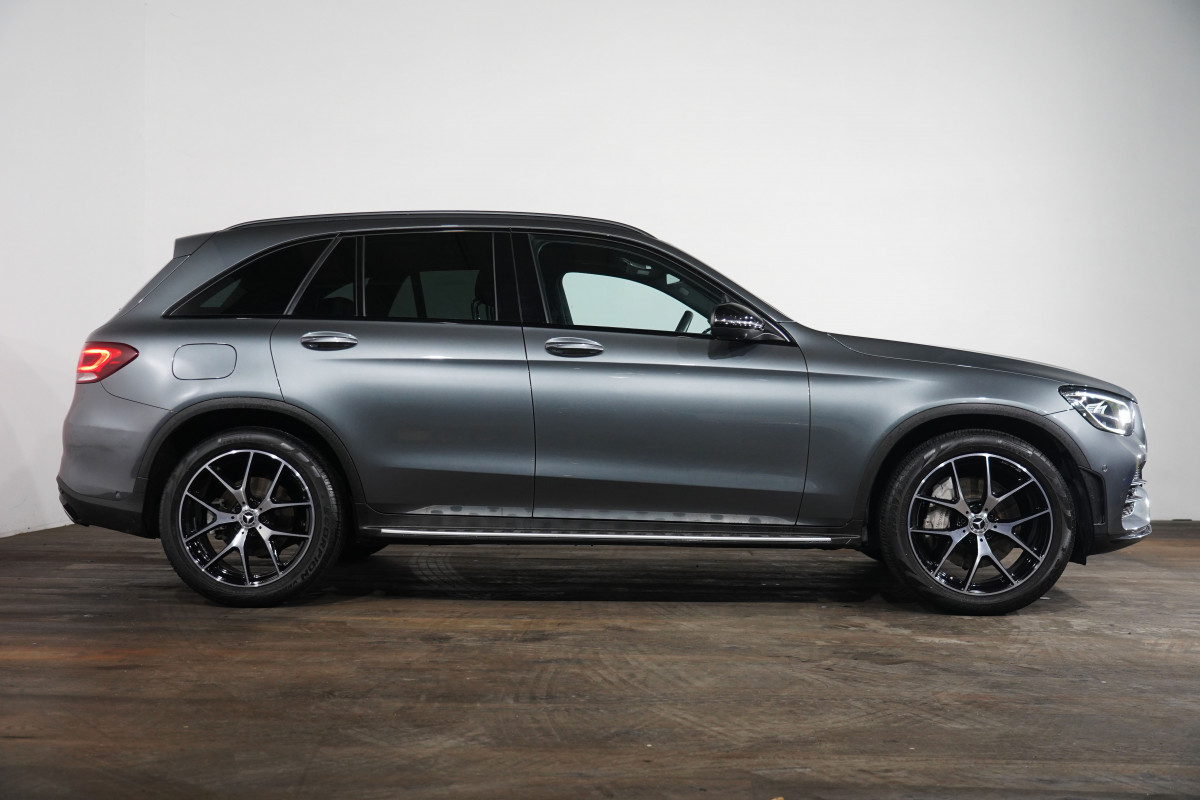 2019 Mercedes-Benz Glc 200 SUV Image 4