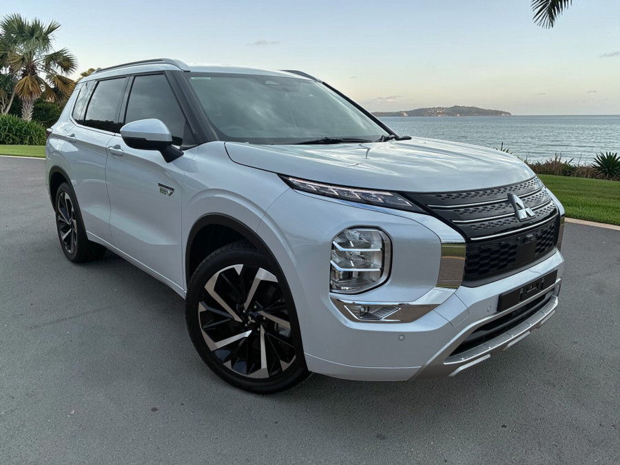 2025 MY24 Mitsubishi Outlander ZM PHEV Exceed SUV Image 1