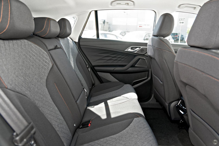 2024 MY24.5 MG HS AS33 Vibe SUV Image 13