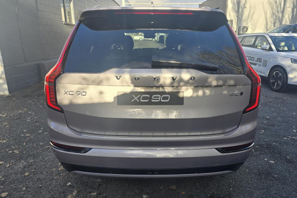 2026 Volvo XC90 L Series Ultra B5 Dark SUV Image 7
