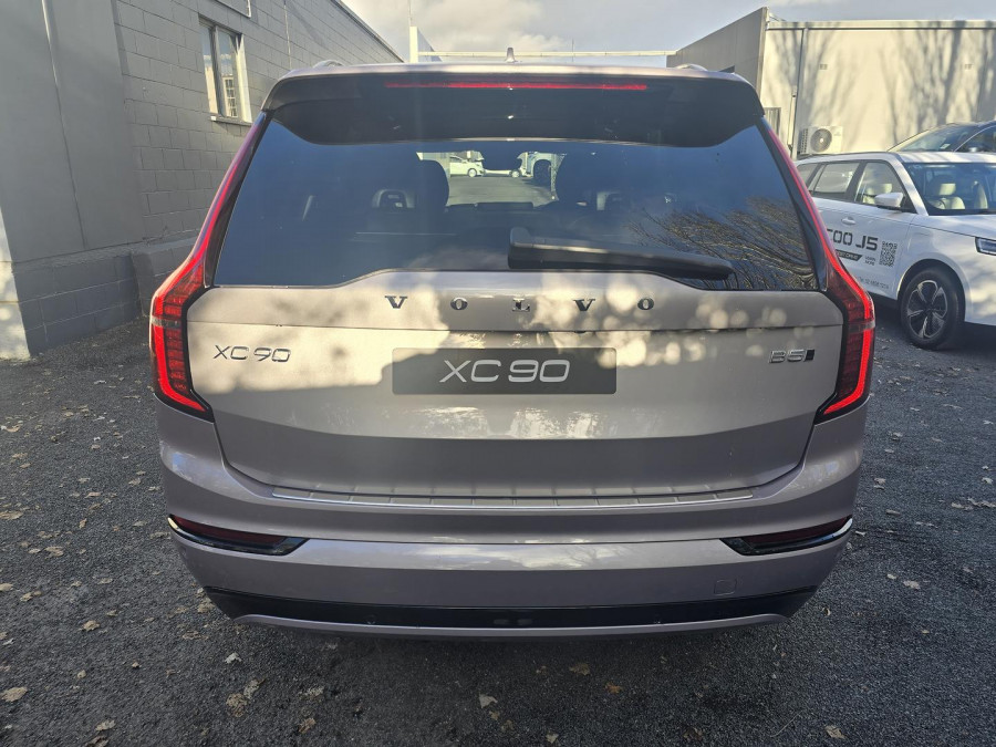 2026 Volvo XC90 L Series Ultra B5 Dark SUV Image 7