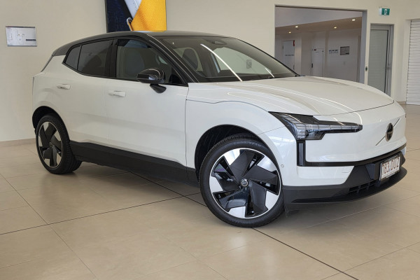 2025 MY26 Volvo EX30  Single Motor Extended Range Ultra SUV Image 4