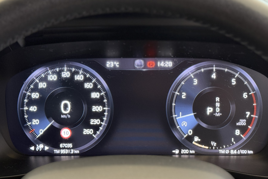 2021 Volvo XC40 XZ T4 Momentum SUV Image 19