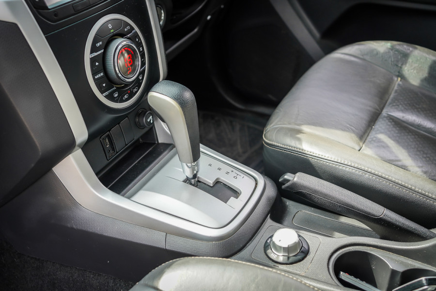 2015 Isuzu MU-X LS-T SUV Image 37