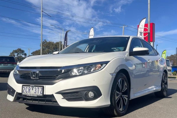 2016 Honda Civic 10th Gen VTi-L Sedan Image 5