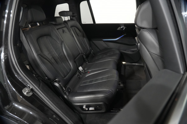2020 BMW X7 Xdrive30d SUV Image 32