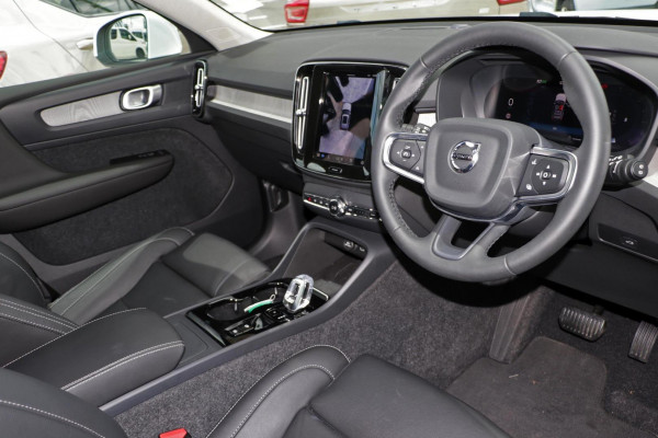 2023 Volvo XC40 XZ Ultimate B4 Bright SUV Image 6