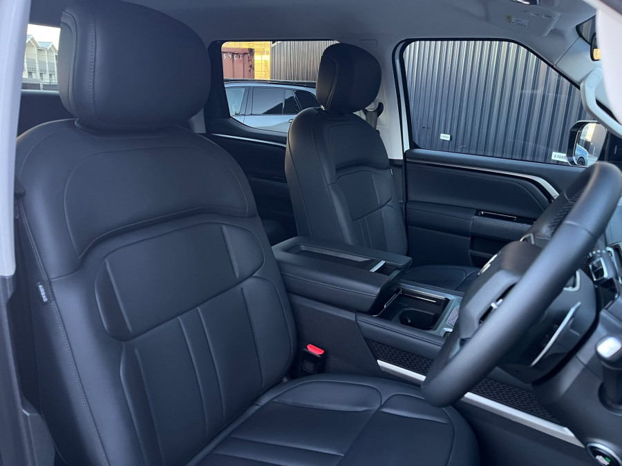 2025 MG U9 Black Edition Ute Image 12