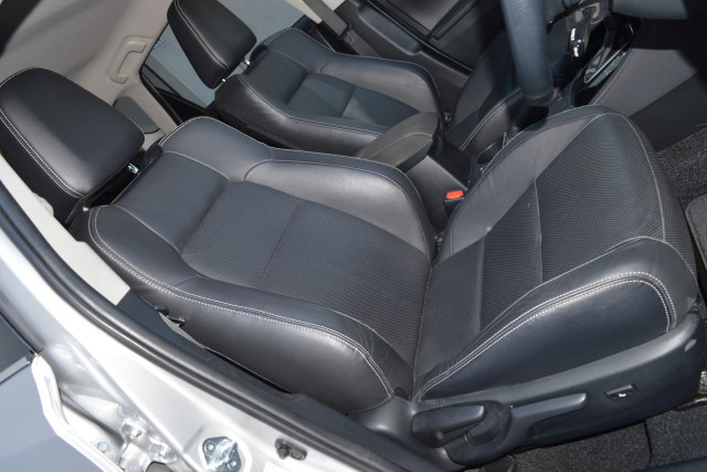 2018 Toyota Corolla ZR 17 of 25