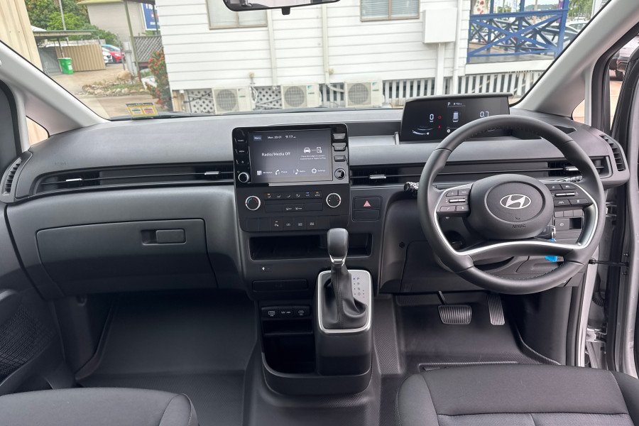 2025 MY24 Hyundai Staria Load US4.V2  Van Image 9