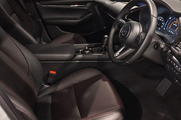 2025 Mazda 3 BP Series G20 Touring Hatch Image 19