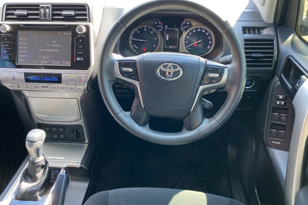 2018 Toyota LandCruiser Prado GDJ150R GXL SUV Image 11