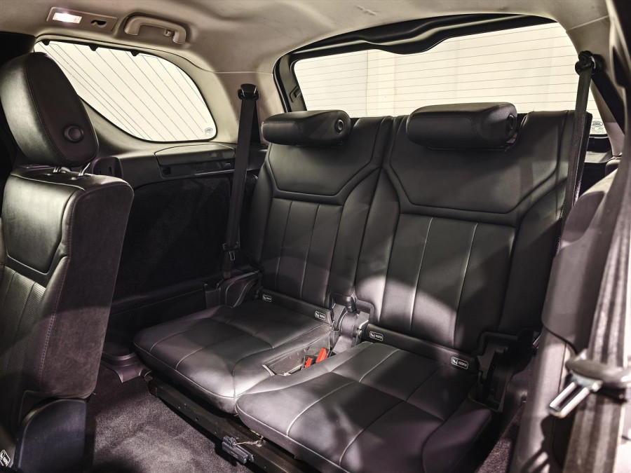 2017 Land Rover Discovery Series 5 SE SUV Image 5