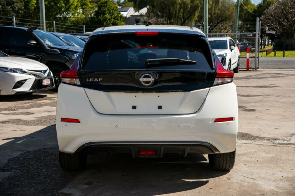 2023 Nissan LEAF ZE1  Hatch Image 5