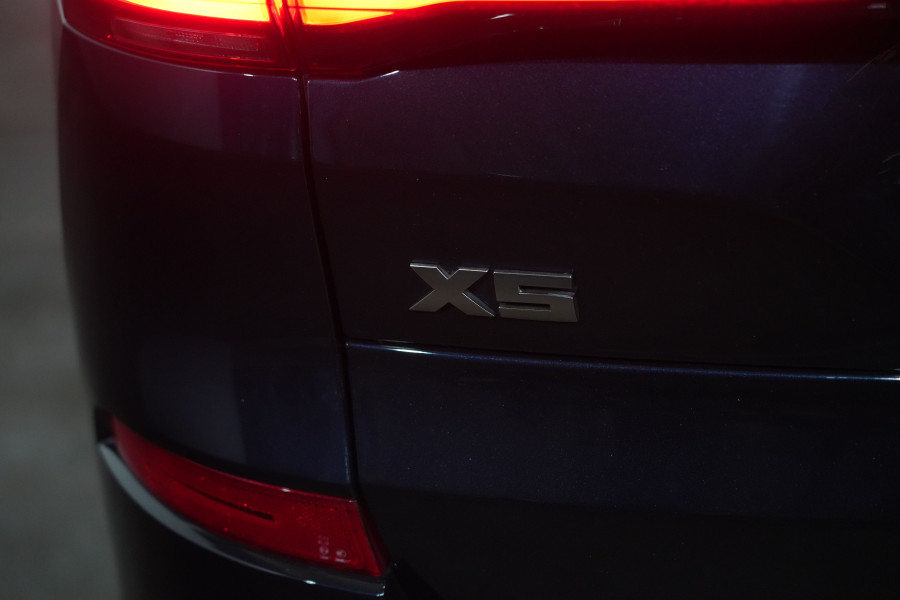 2022 BMW X5 M50i SUV