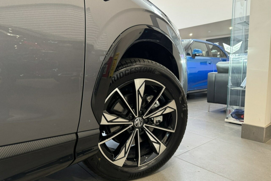 2024 MY25 MG HS AS33 Essence SUV Image 12