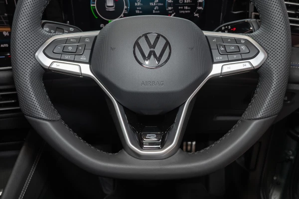 2026 Volkswagen Tiguan CT 200TSI eHybrid R-Line SUV Image 11