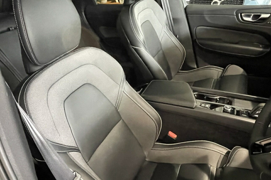 2021 MY22 Volvo XC60 UZ B6 R-Design SUV Image 13