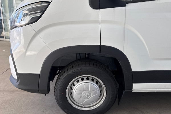 2026 MY24 LDV Deliver 9  Mid Roof LWB Van Image 4