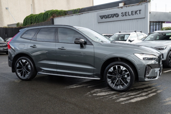 2026 Volvo XC60 UZ Ultra B5 Dark SUV image 9