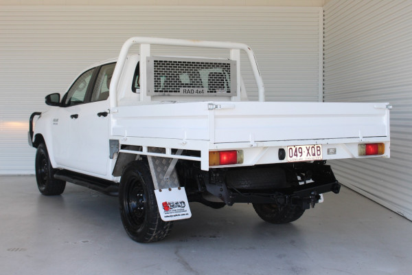 2017 Toyota HiLux GUN126R SR Cab chassis Image 5