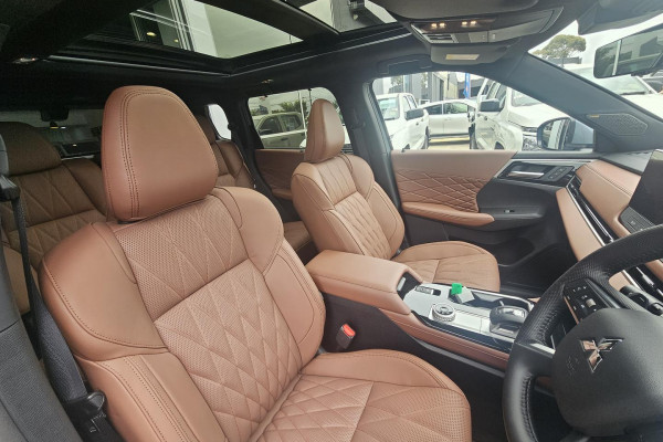 2026 Mitsubishi Outlander ZM Exceed Tourer SUV Image 21