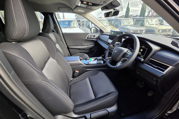 2026 MY25 Mitsubishi Outlander ZM LS SUV Image 17