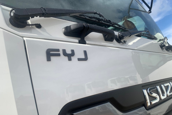 2026 Isuzu FYJ 320-355 AT R51 Cab Chassis Image 4