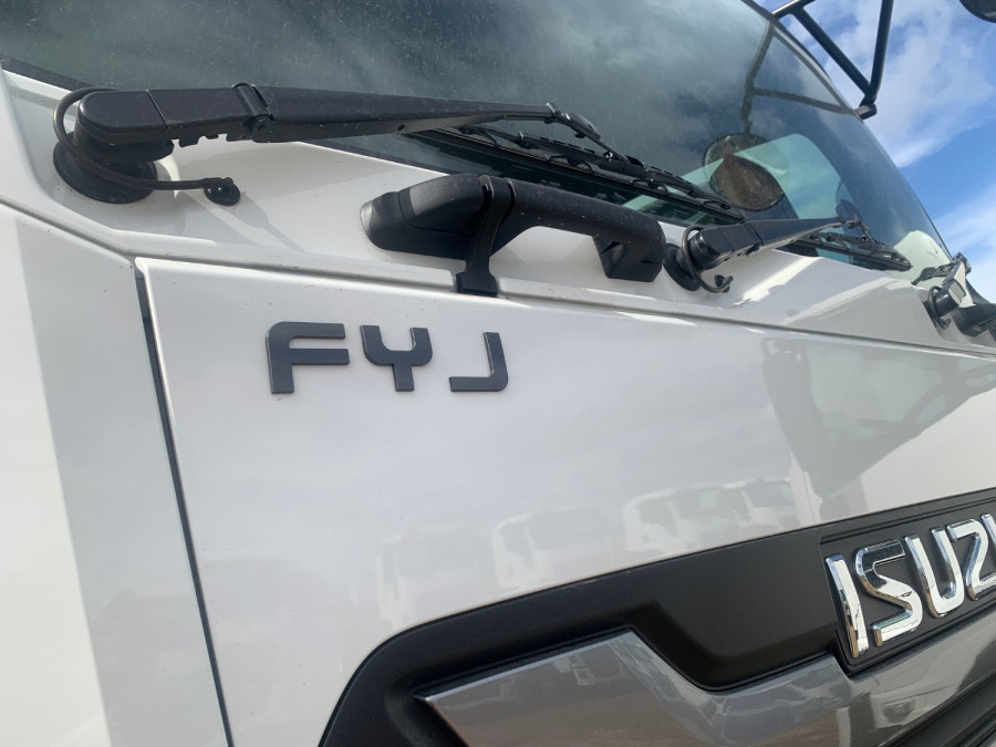 2026 Isuzu FYJ 320-355 AT R51 Cab Chassis Image 4