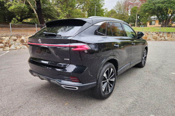 2025 MG HS AS33 Essence SUV