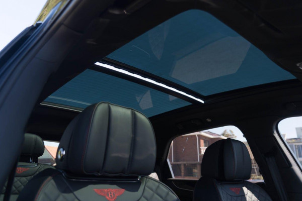 2018 Bentley Bentayga W12 Seven Seat SUV Image 10