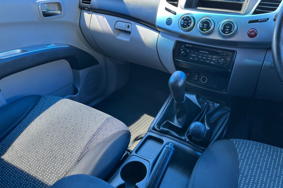 2013 Mitsubishi Triton MN GLX-R Ute Image 17
